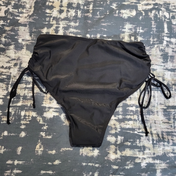 Shein High Rise Bikini Bottom - Picture 4 of 7